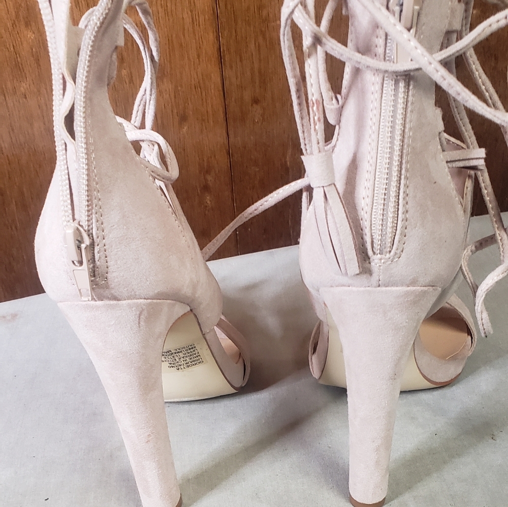 JustFab Size 9US LaceUp Heel